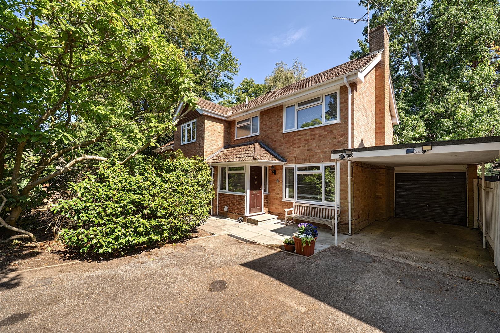 Dinorben Close, Fleet